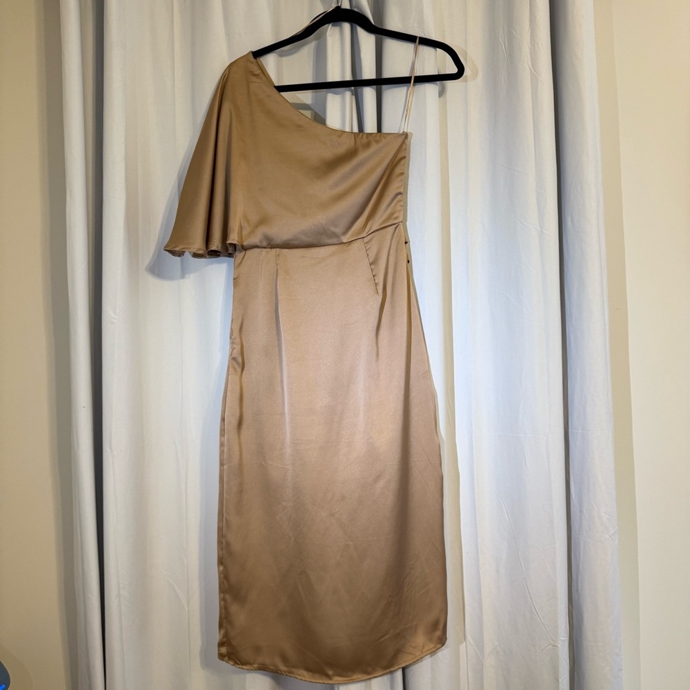 Sincerely Jules Satin One Shoulder Midi Dress Champagne Wedding Guest Medium - Picture 3 of 7